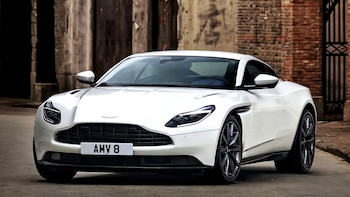 Algunos modelos de Aston Martin,