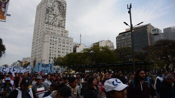 Cortes y protestas de organizaciones sociales en el centro porteño (Franco Fafasuli)