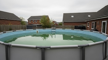 Retiran más de 13.000 piscinas