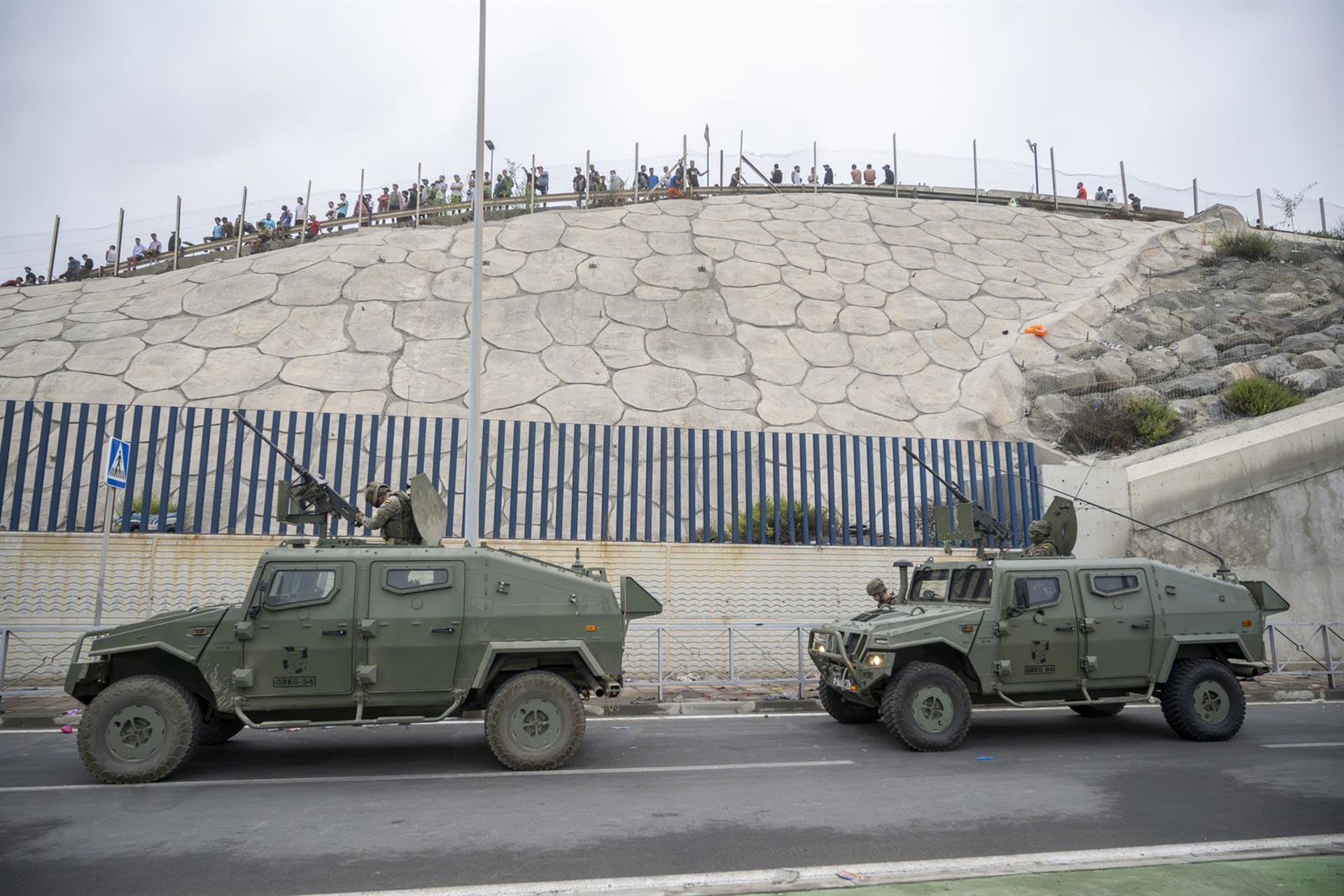 El Gobierno podría asumir control en Ceuta por situación de inmigración masiva