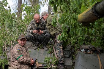 Tropas rusas montadas sobre un