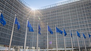 Líderes europeos felicitan a Magyar por su victoria electoral en Hungría