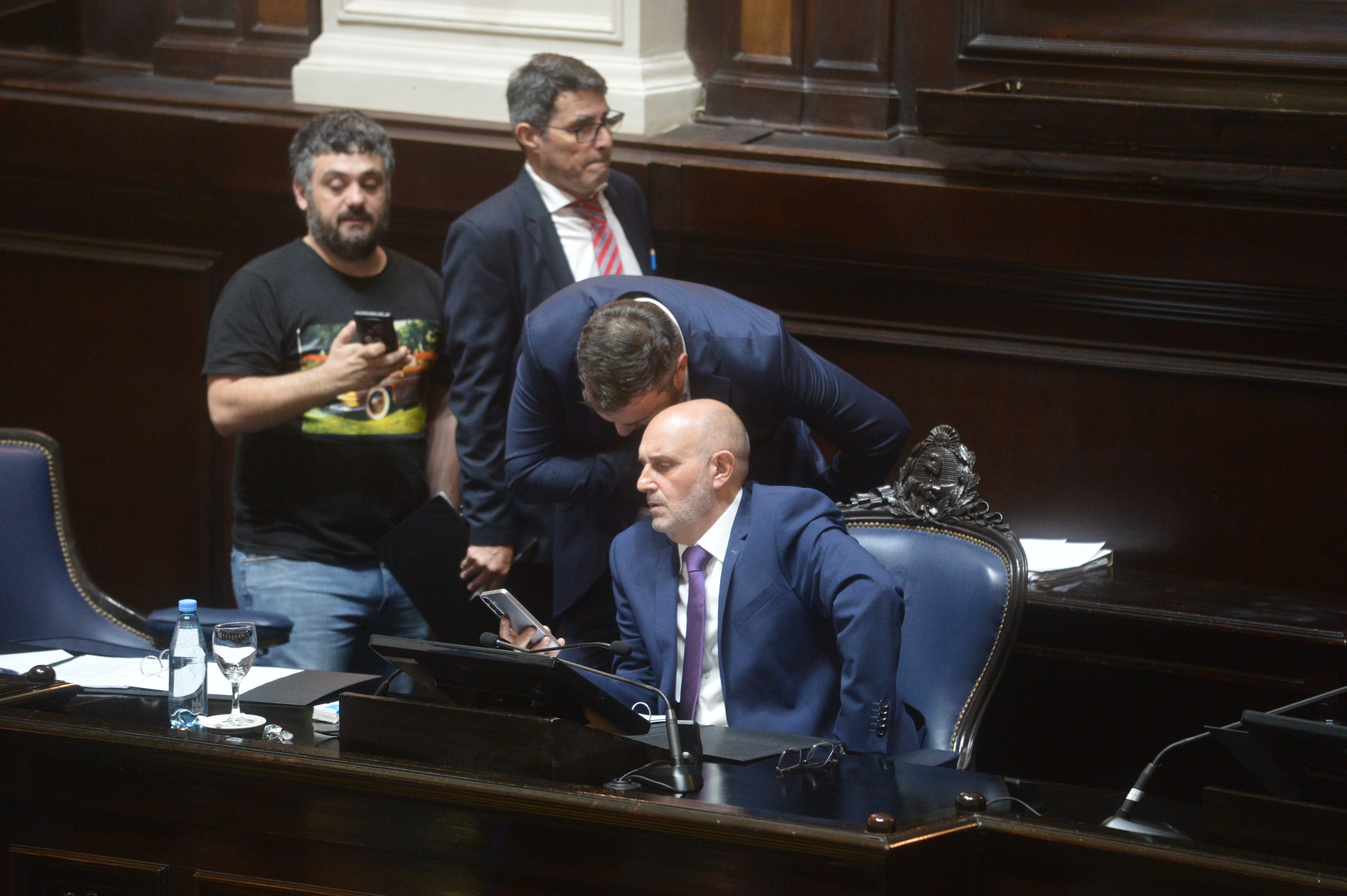 El presidente de la Cámara de Diputados, Alexis Guerrera y el presidente del bloque de Unión por la Patria, Facundo Tignanelli (AG La Plata)