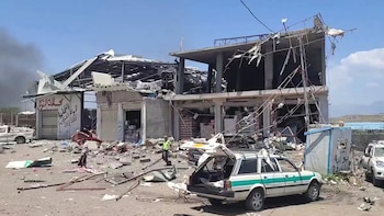 Los hutíes y fuerzas saudíes protagonizan nuevos cruces de bombardeos en Saná y Asir