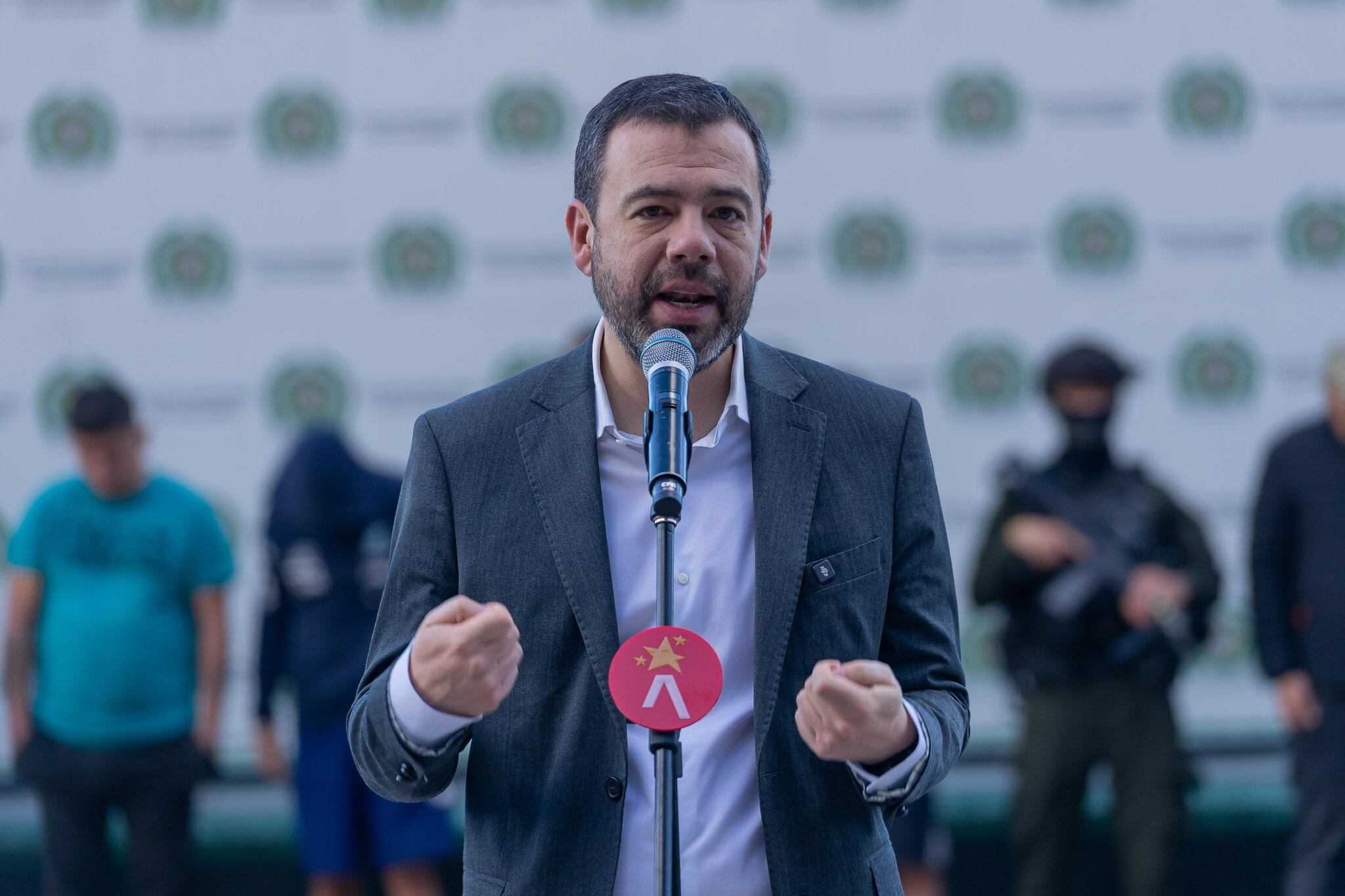 El alcalde Carlos Fernando Galán habló del taxista que atropelló a 11 personas en Bogotá: “Tiene que pagar cárcel”