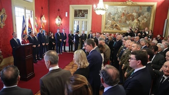 Le Senne califica de "incapaz"