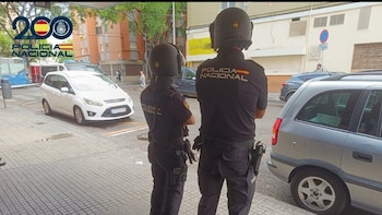 Detienen a un hombre con una orden de alejamiento por ir a casa de su expareja en Palma y agredirle