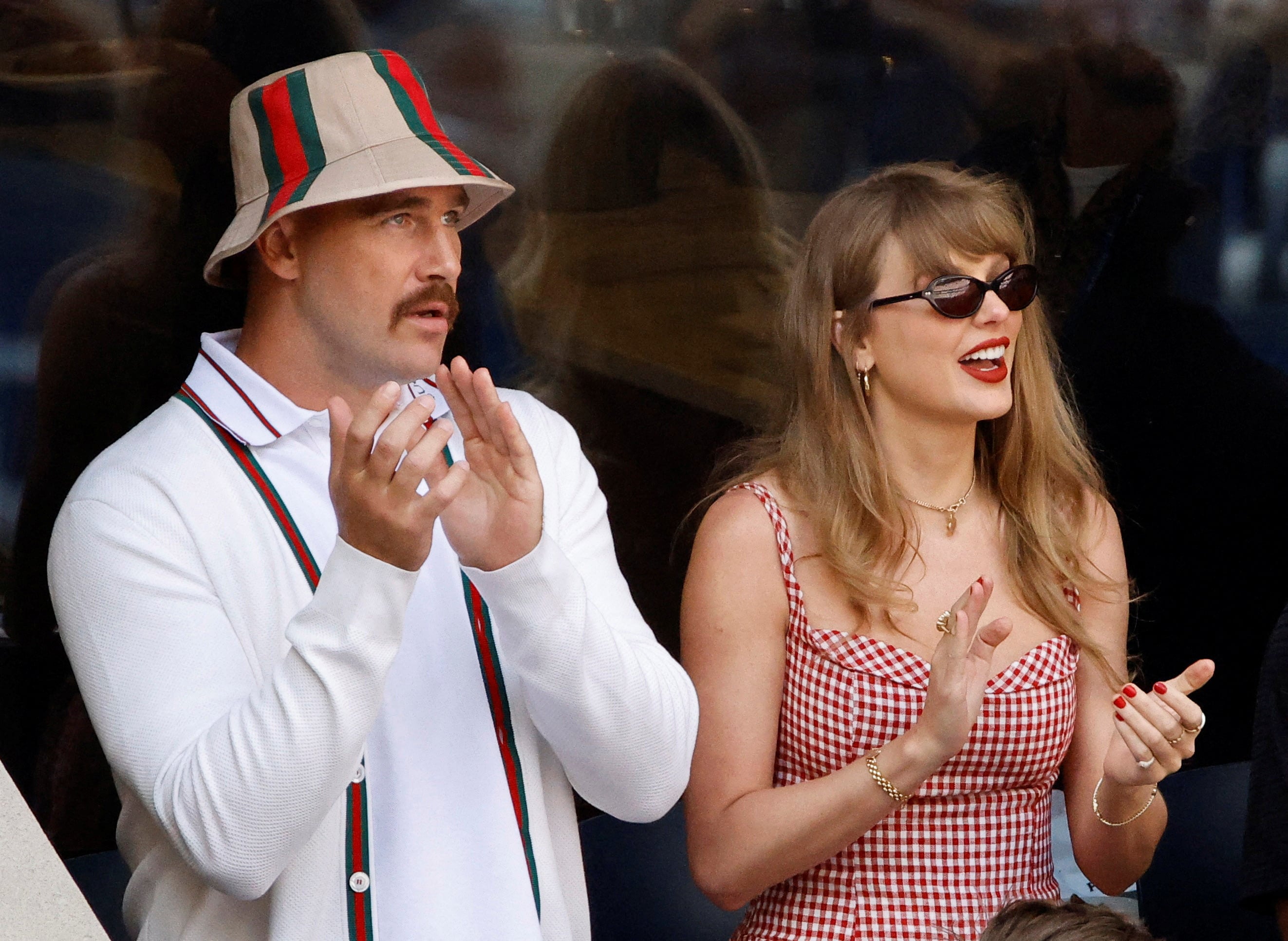 Brad Pitt aseguró que disfrutó de la boda de Taylor Swift y Travis Kelce. (REUTERS)