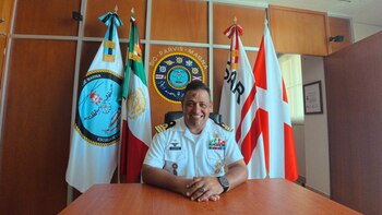 El capitán de fragata del