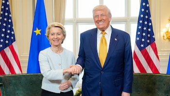 La UE busca este martes salvar el acuerdo comercial con EEUU para evitar más aranceles de Trump