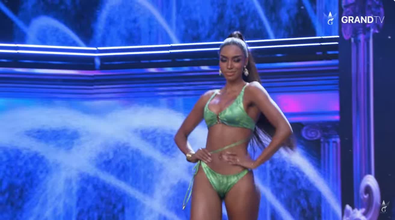 Zuliet Seminario desfila en traje de baño durante la etapa final del certamen Miss Grand Perú. (Miss Grand International 2026)