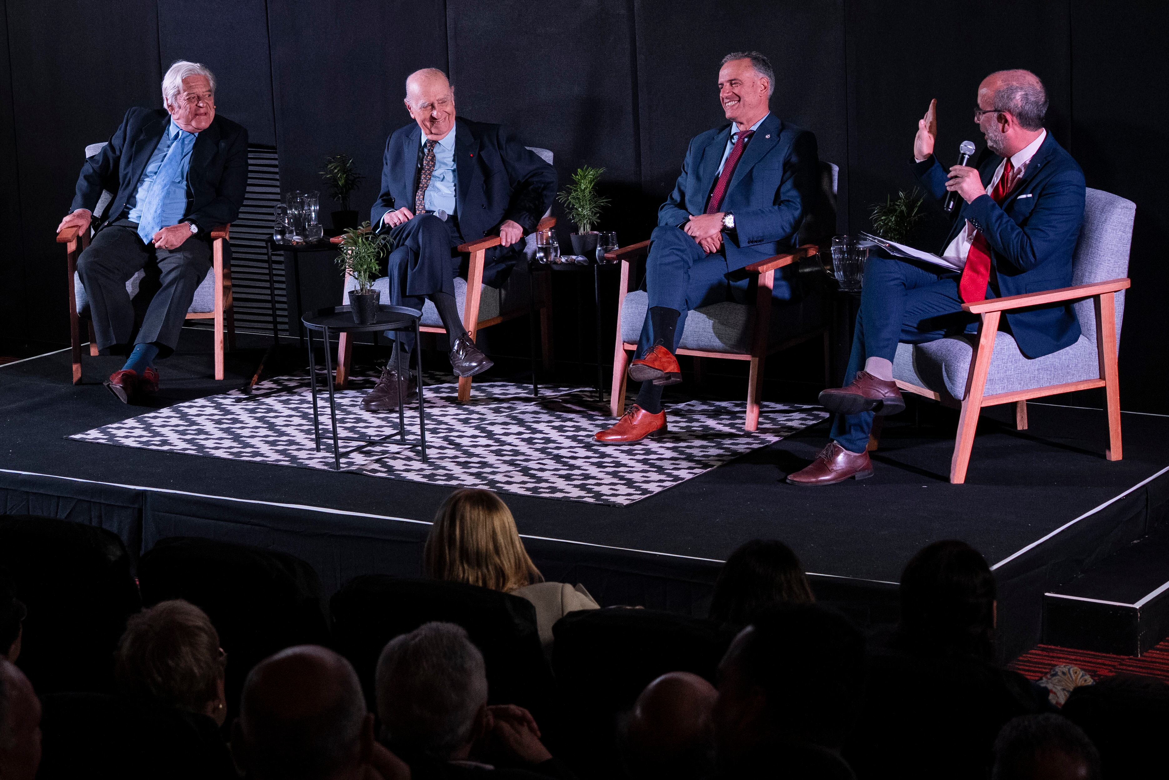 Luis Alberto Lacalle, Julio María Sanguinetti y Yamandú Orsi en evento del semanario Búsqueda (Presidencia)