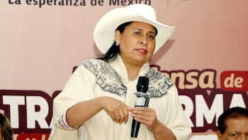 Senadora morenista de Tlaxcala desmiente cancelación de visa: acusa daño a su imagen