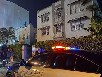 La Policía en el evacuado