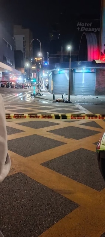 Investigan balacera en la avenida Oriental que dejó un muerto y tres lesionados - crédito @ColombiaOscura/X