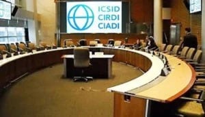 la confianza se pierde por incumplimientos reiterados, como los nueve defaults de la deuda externa y las múltiples denuncias por incumplimiento de contratos en el Ciadi, tribunal del Banco Mundial