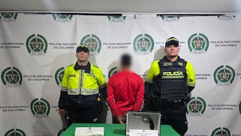 Un plan candado frustró el robo de un vehículo en Bogotá: capturado un extranjero, aprehendido un menor e incautada un arma
