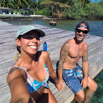 Balado junto a Yamileth Pasmiño, su pareja