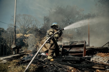Un incendio estructural afectó una