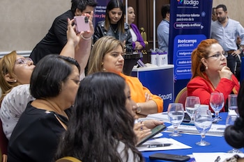 El evento del 16 de junio buscó que las empresas optimicen procesos, incrementen la productividad y fortalezcan la toma de decisiones con inteligencia artificial. (Cortesía: Cámara de Comercio)