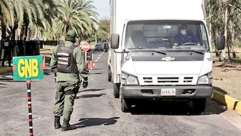 Delcy Rodríguez anuncia el fin de los controles policiales, fuente de extorsión y agresiones contra venezolanos