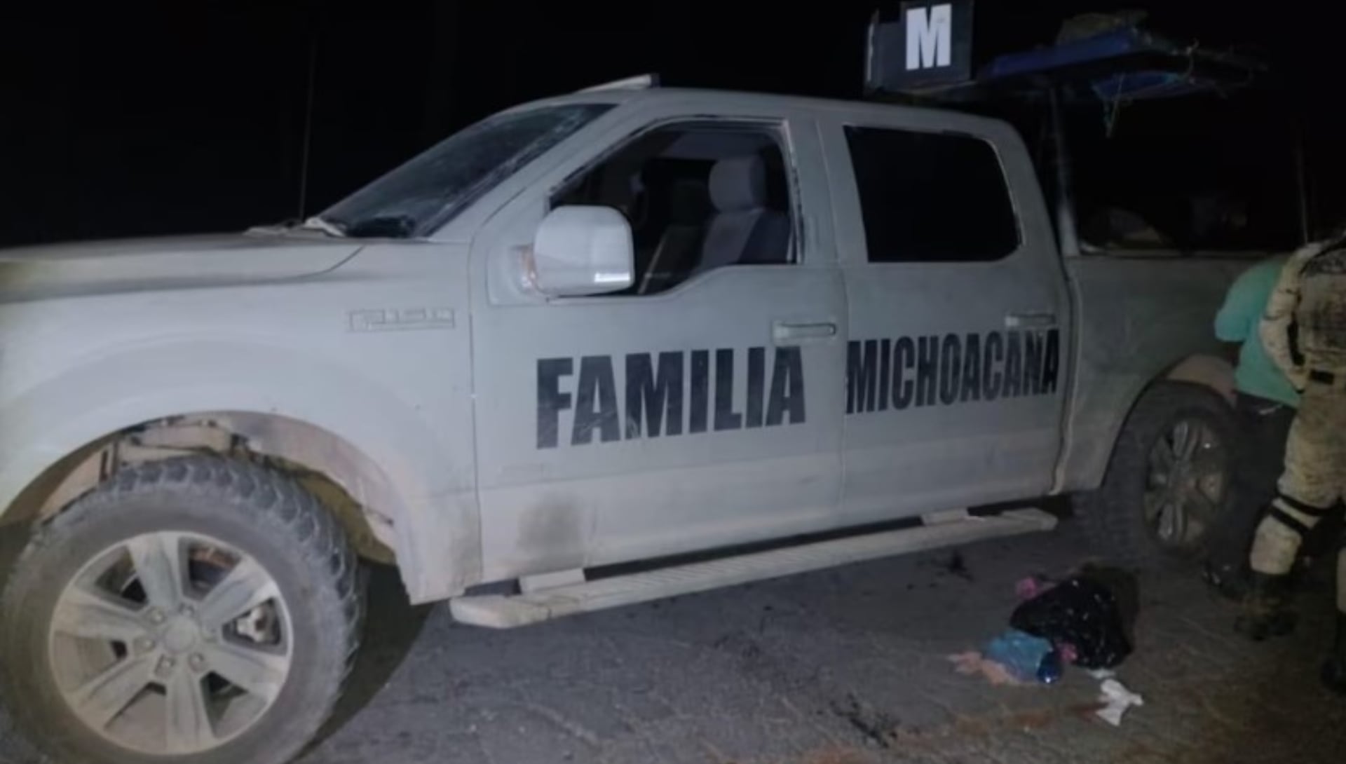 Imagen ilustrativa de una camioneta de la FM hallada en 2023 en el Estado de México. (X/@CharroNegro_Mx)