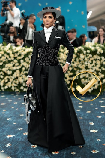 Mona Patel reinterpretó el sastre