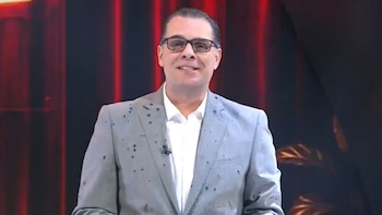 Christian Martinoli reacciona a burlas de TUDN por “narrar desde el baño” y responde con polémico video