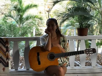 Mariana dejó el cemento para