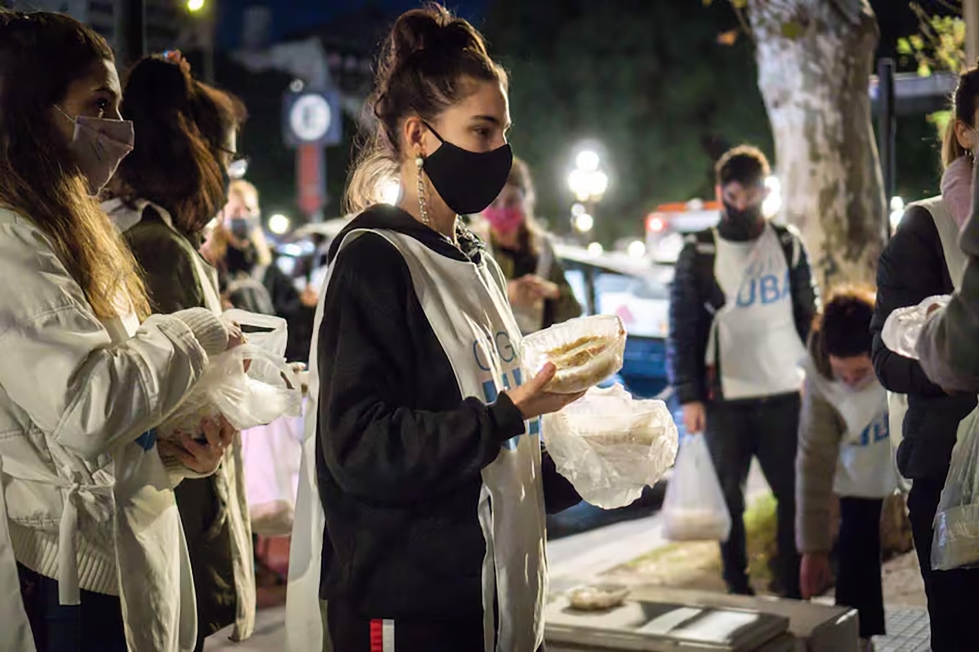 El programa Plato Caliente nació durante la pandemia y se sostuvo durante seis años con estudiantes de doce facultades