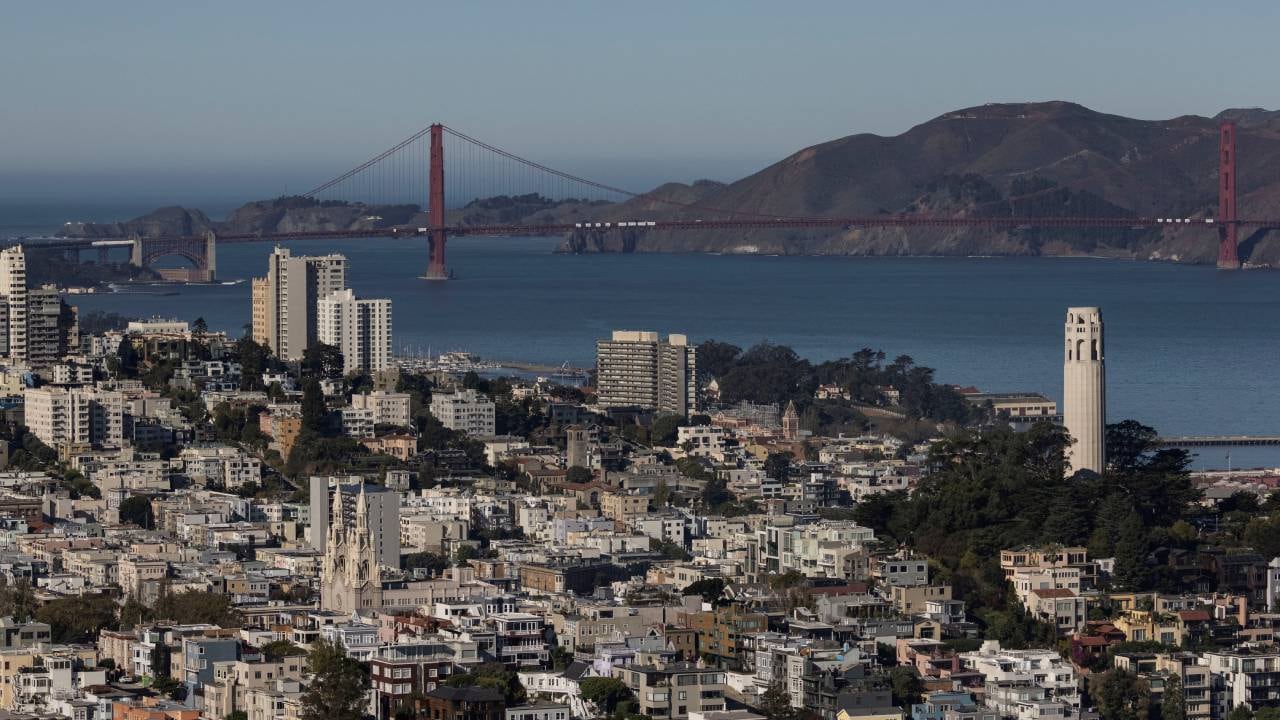 El precio medio de una vivienda en San Francisco superó los USD 2 millones en marzo de 2026 tras un alza interanual del 18%, según Compass (Reuters)