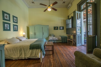 Una de las habitaciones de