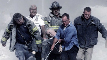 Michael Judge era el capellán del Cuerpo de Bomberos de Nueva York. Acudió enseguida a las Torres para reconfortar a quienes luchaban para rescatar sobrevivientes. Fue el primer cuerpo que rescataron tras el colapso de las torres