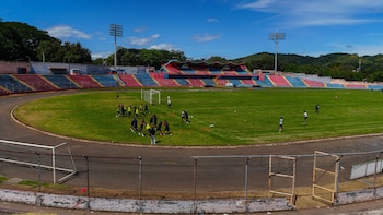 Asamblea Legislativa de El Salvador aprueba préstamo para modernizar 13 escenarios deportivos