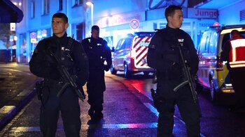 Policía y ambulancias cerca del