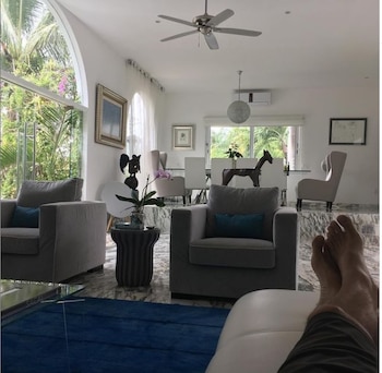 Foto: Tomada de Instagram @robertopalazuelosbadeaux