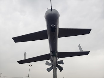 Simpatizantes hutíes exhiben un simulacro