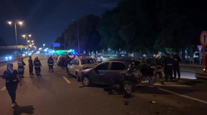 Un choque múltiple dejó un muerto y varios heridos en la colectora de General Paz