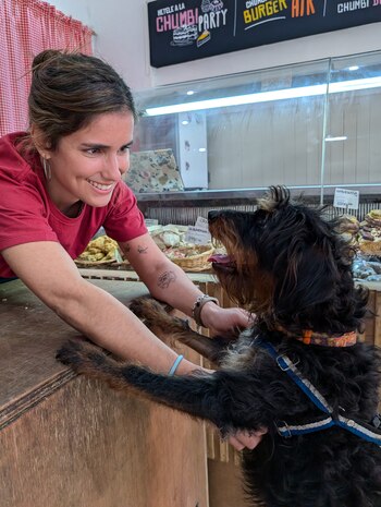 Nicole con uno de sus