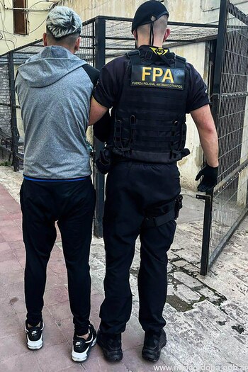 Le pegó con un martillo en la cabeza a su pareja: ella está internada y él quedó detenido - Image 2