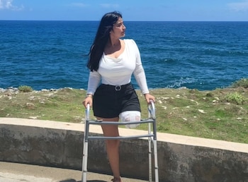 Cacua afirmó que el conductor circulaba a alta velocidad en una zona concurrida y sostuvo que habría estado bajo los efectos del alcohol - crédito yelicacua1/Instagram