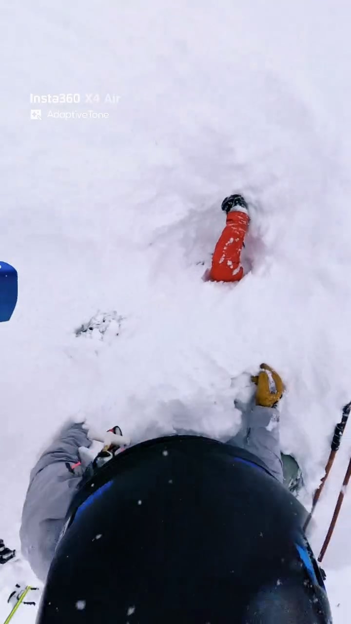 Matteo Zilla utilizó sus conocimientos en avalanchas para salvar a un esquiador atrapado en la nieve fresca de Engelberg (Instagram / @matteozilla)