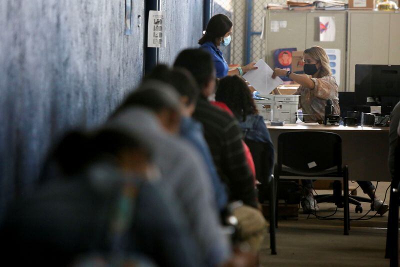 Un informe de la Contraloría calculó un plazo de 537 días para resolver cada expediente en la Unidad de Refugio. (REUTERS/Mayela Lopez)