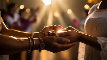 El número de católicos disminuye