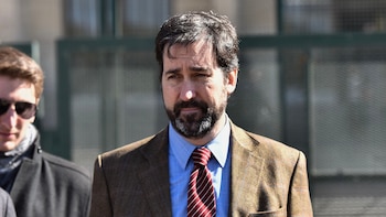 El abogado Farini Duggan (Adrián Escándar)