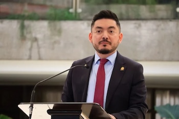 El ministro de Educación Pública, José Leonardo Sánchez Hernández, firmó la circular que establece nuevas restricciones sobre expresiones políticas en centros educativos. Crédito: El Mundo CR