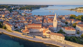 Poreč, la ciudad con 2.000 años de historia que aún escapa al turismo masivo del Adriático
