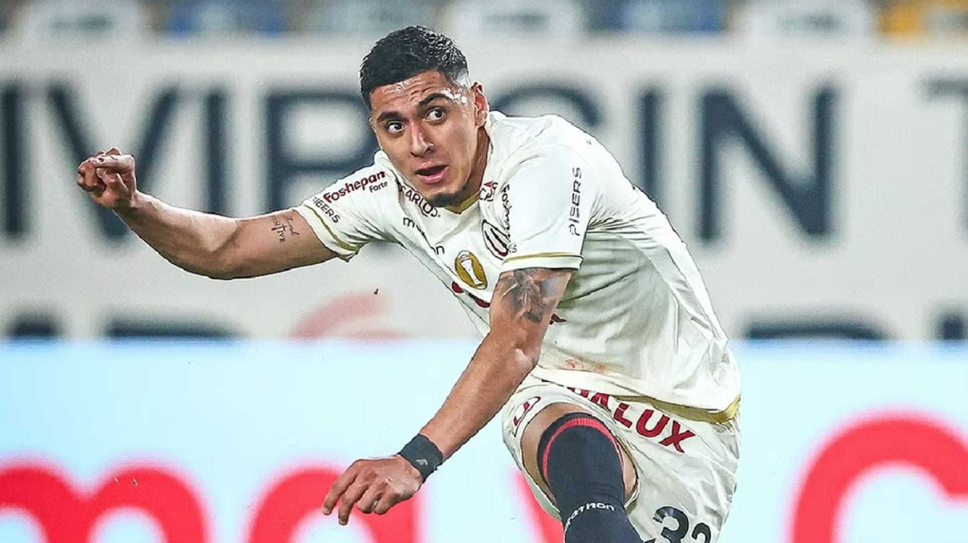 Universitario ya piensa en el clásico ante Alianza Lima, pero César Inga pidió respetar los tiempos. El lateral remarcó que el Clausura es el primer objetivo y que antes deben vencer a Comerciantes Unidos. (Universitario de Deportes)
