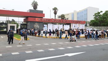 Demoras en la UNMSM en la instalación de mesas de sufragio, local con más de 100 puestos de votación en estas Elecciones 2026