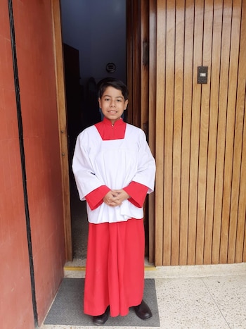 El acólito más joven de Chiclayo, elegido por el hoy Papa León XIV, estudia Derecho con Beca 18